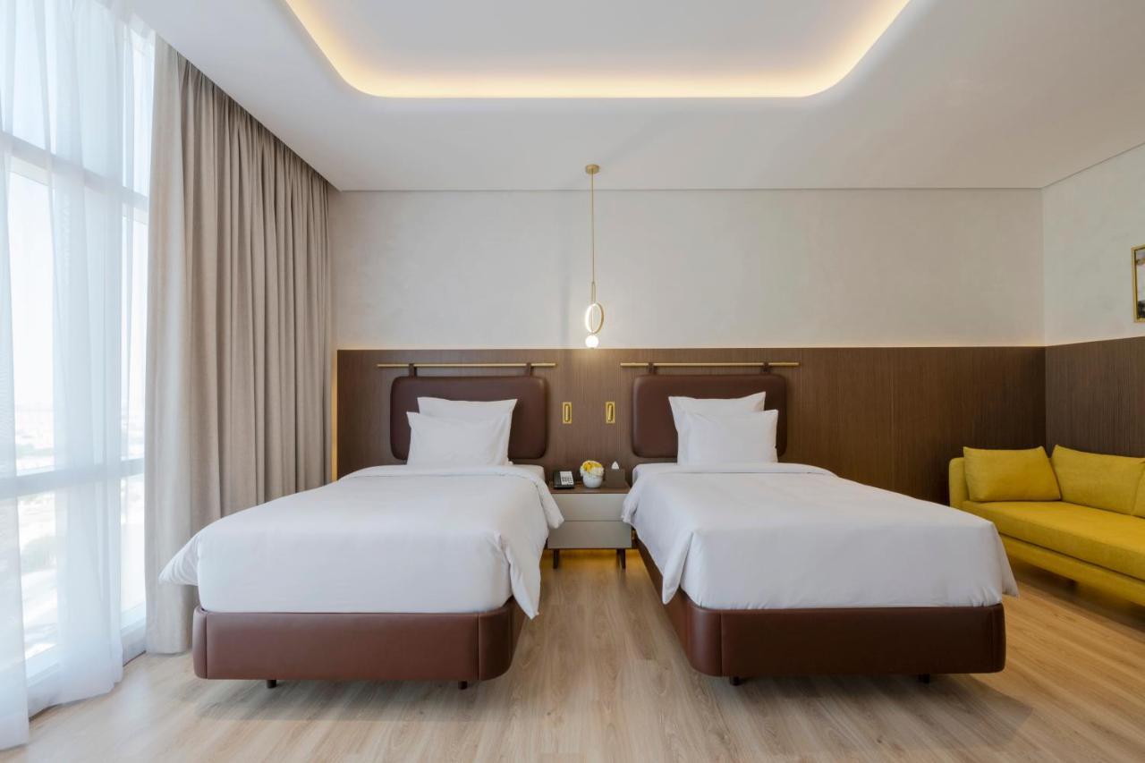 होटल Movenpick Jumeirah Village Triangle
