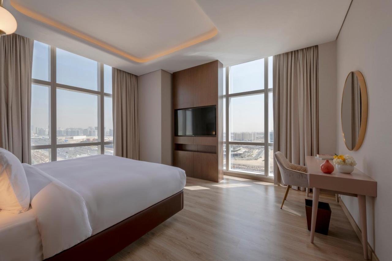 होटल Movenpick Jumeirah Village Triangle 5*