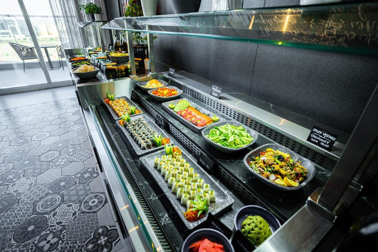 होटल Movenpick Jumeirah Village Triangle 5*