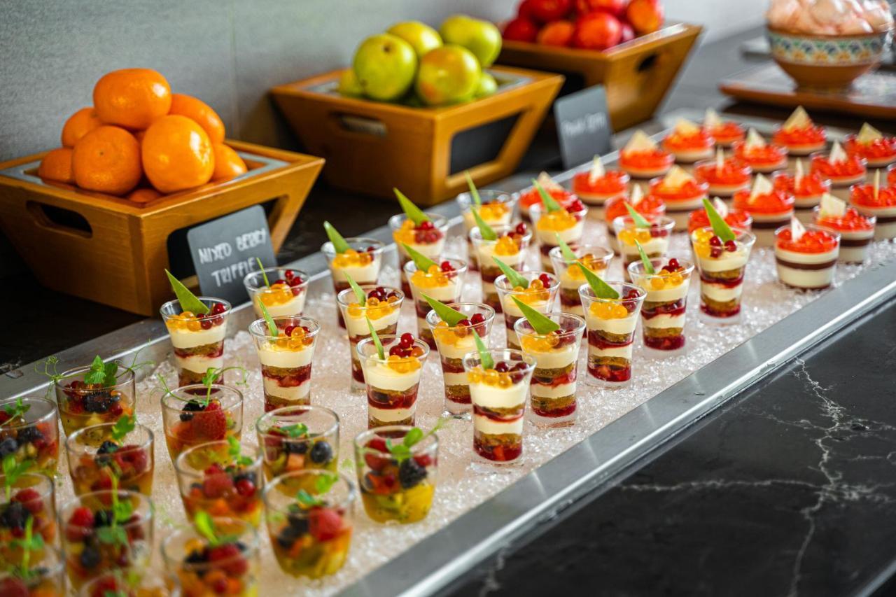 होटल Movenpick Jumeirah Village Triangle Dubai