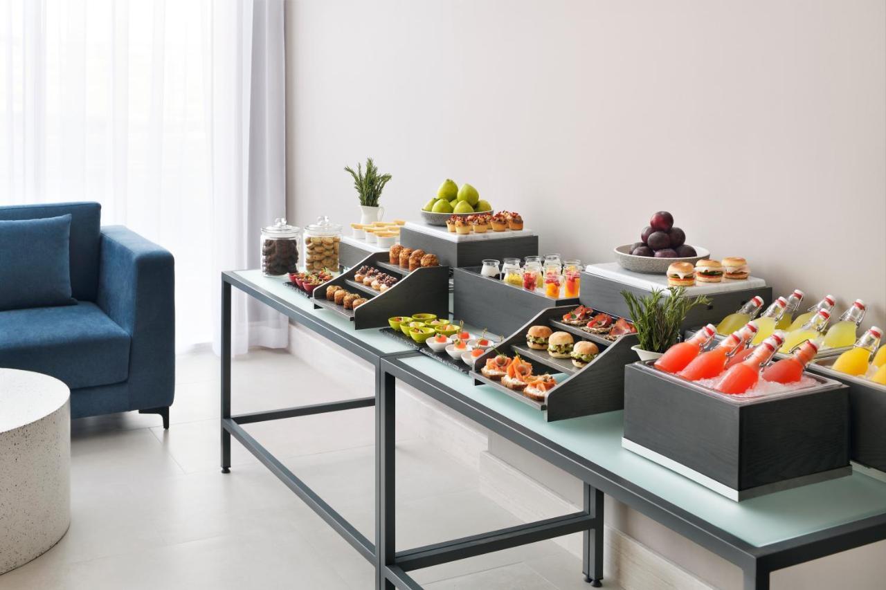Movenpick Jumeirah Village Triangle होटल Dubai